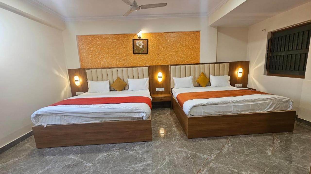 Hotel Runway Inn Ахмедабад Экстерьер фото